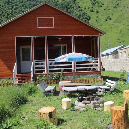 Gasthaus Warm House Kazbegi Exterior foto