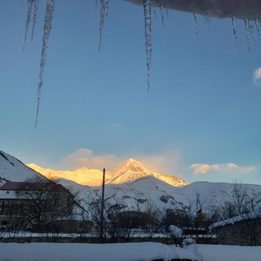 Gasthaus Warm House Kazbegi Exterior foto