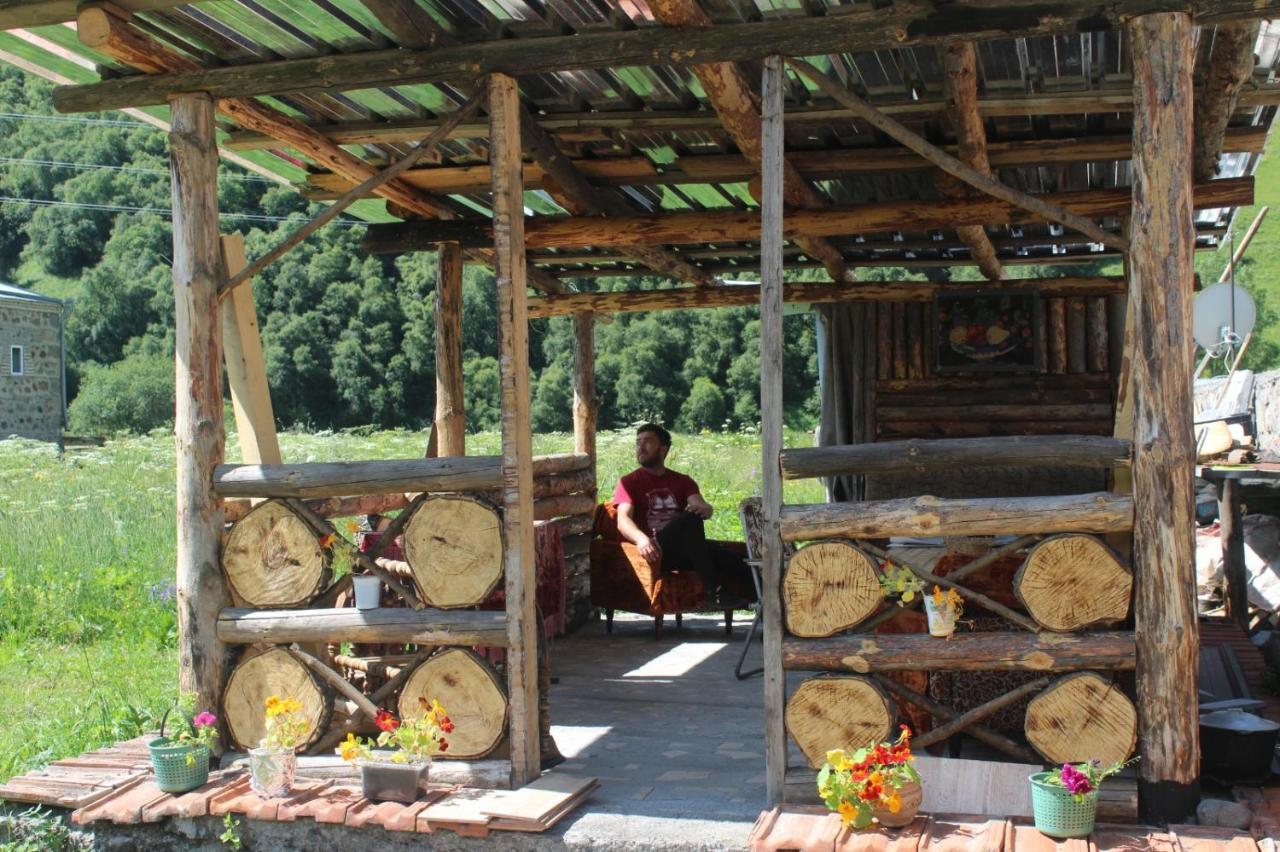 Gasthaus Warm House Kazbegi Exterior foto