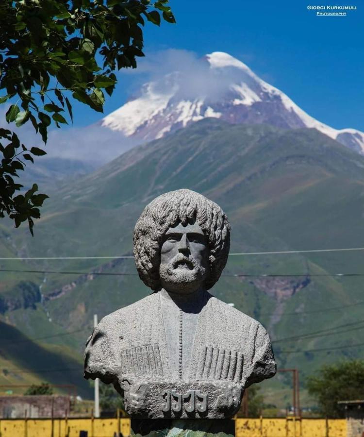 Gasthaus Warm House Kazbegi Exterior foto