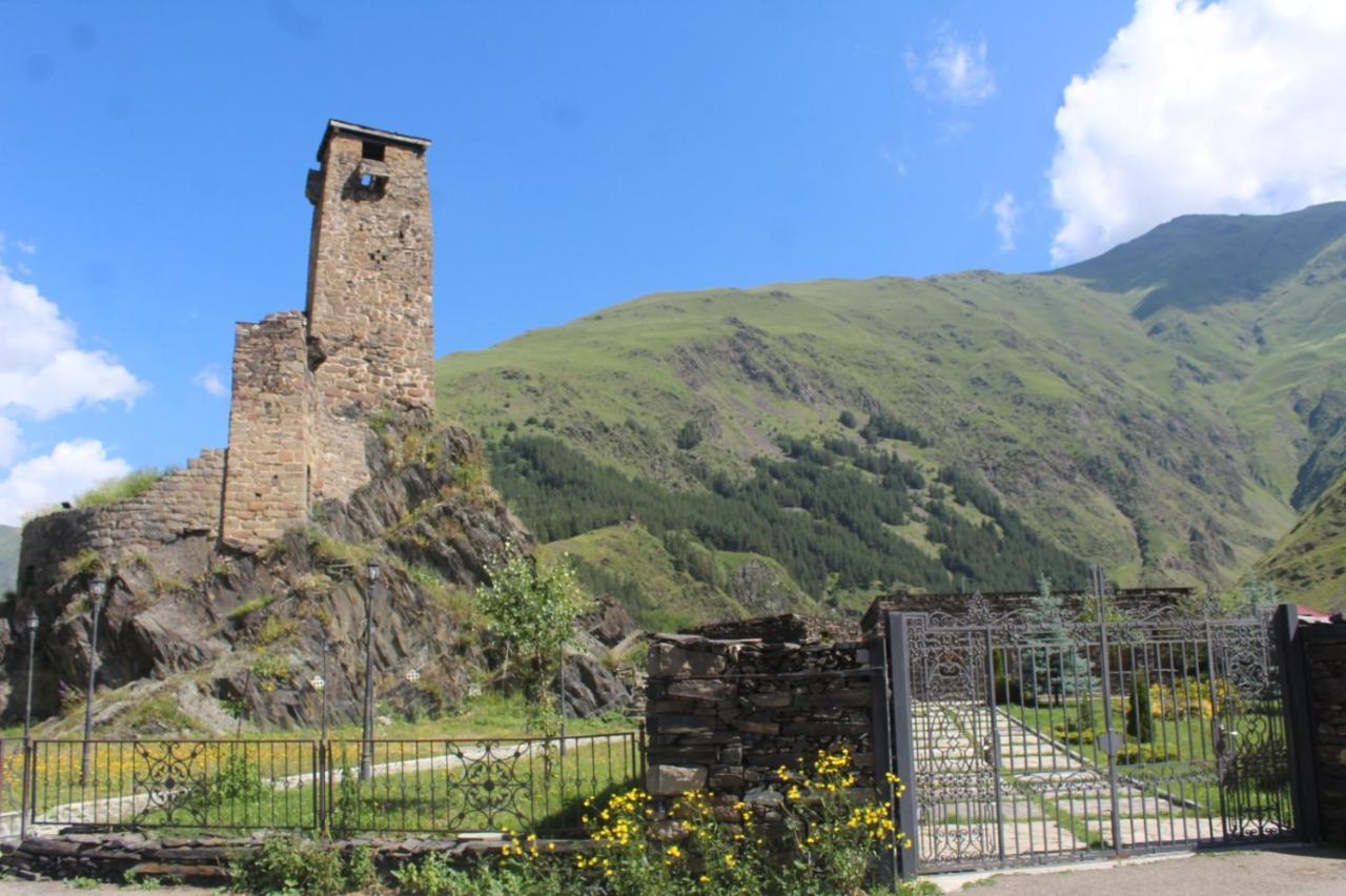 Gasthaus Warm House Kazbegi Exterior foto