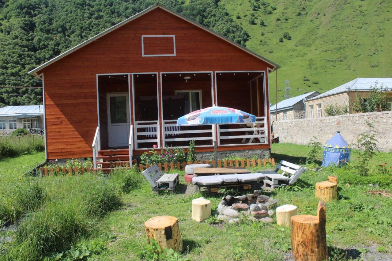 Gasthaus Warm House Kazbegi Exterior foto